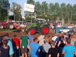 Fendt 1, 2 en 3 op TrekkerTrek Montfoort! IMG_20150808_195552_edit