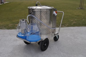 Melktaxi met emmerbeugel